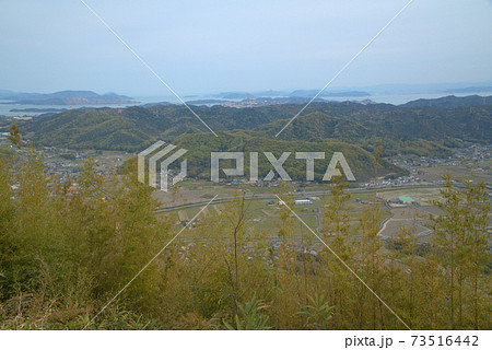 常山山頂から見た玉野市方面と瀬戸内海　岡山県玉野市 73516442