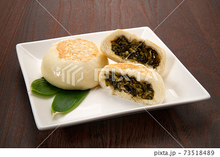 野沢菜漬物入りのお焼き 73518489