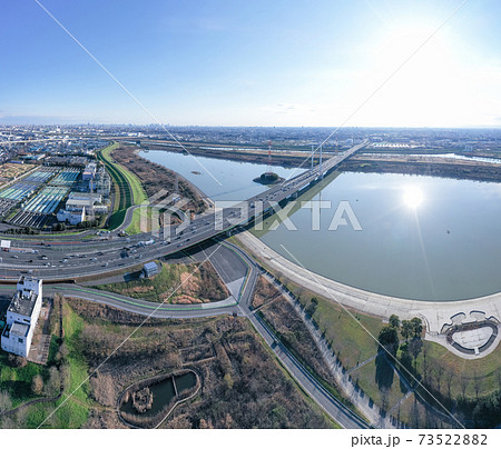 空撮 彩湖と東京外環自動車道 幸魂大橋 空撮 彩湖と東京外環自動車道 幸魂大橋 73522882