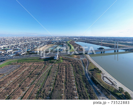 空撮 彩湖と東京外環自動車道 幸魂大橋 空撮 彩湖と東京外環自動車道 幸魂大橋 73522883