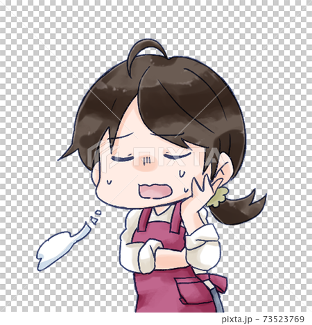 ため息をついて悩んでる主婦 73523769