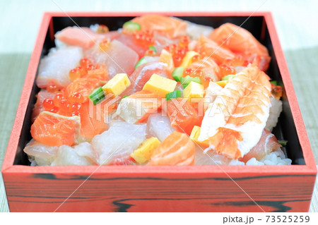 美味しい海鮮ばらちらし寿司 美味しい海鮮ばらちらし寿司 73525259