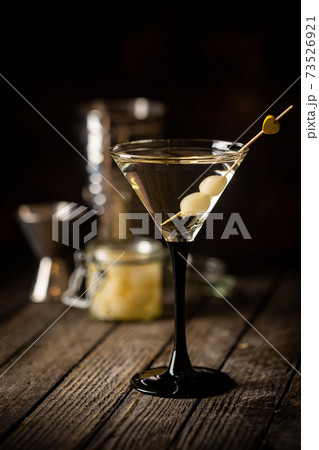Gibson alcohol cocktail Gibson alcohol cocktail 73526921