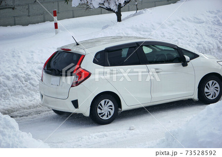 大雪後の悪路 73528592