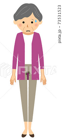 失禁した高齢者女性 73531523