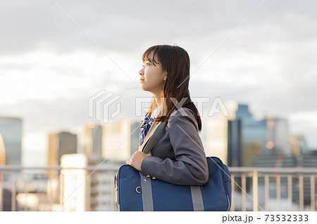 制服の女子学生 中学生 高校生 73532333