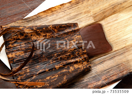 竹皮に包まれた丁稚羊羹 竹皮に包まれた丁稚羊羹 73535509