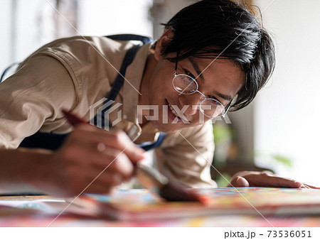 アトリエの男性 アトリエの男性 73536051