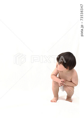 幼児　裸 子供 幼児 裸 水遊び レジャーの写真素材 - PIXTA