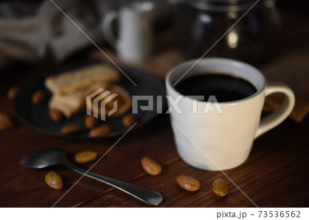 朝食の風景 朝食の風景 73536562