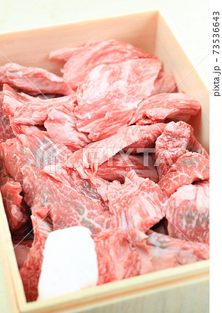 焼肉用カルビ牛肉、生肉、近江牛 73536643