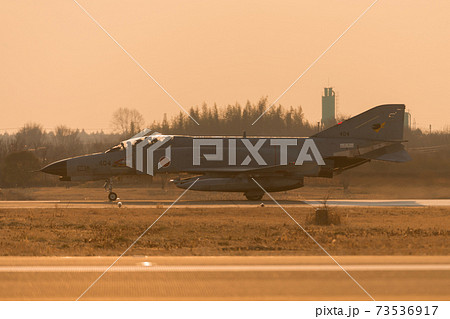 航空自衛隊F-4EJ改ファントムⅡ朝のスクランブル 73536917