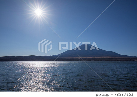 山中湖からの富士山 73537252