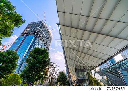 日本の東京都市景観　東京駅八重洲口再開発などを望む 73537986