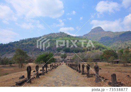 ワット・プー寺院の参道3 73538877