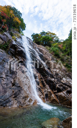 山の景色・滝・清流・秋 73539658