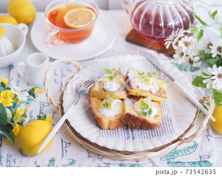 フレンチトーストでティータイム フレンチトーストでティータイム 73542635