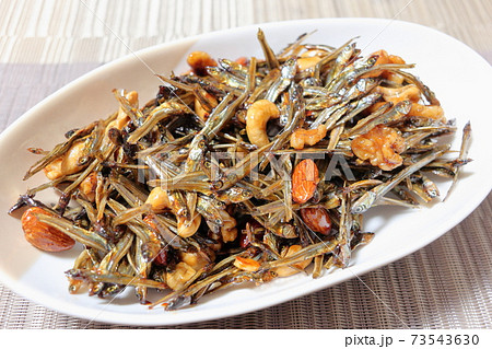 家庭的で素朴な自家製の「ナッツ添えの田作り」 73543630