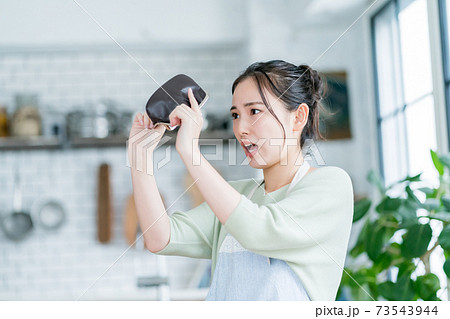 主婦とお金 73543944