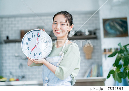 主婦の朝7時 73543954