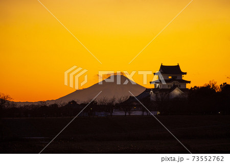 【千葉県野田市】関宿城と富士山の風景 【千葉県野田市】関宿城と富士山の風景 73552762