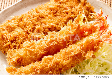 とんかつ(ヒレかつ)とエビフライ。 73557805