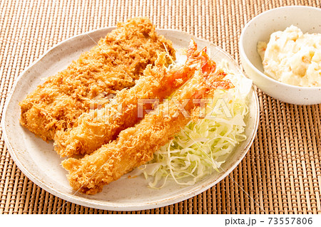 とんかつ(ヒレかつ)とエビフライ。 とんかつ(ヒレかつ)とエビフライ。 73557806