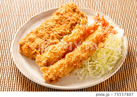 とんかつ(ヒレかつ)とエビフライ。 73557807