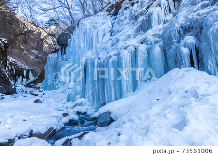 氷の神殿 日光雲竜渓谷氷瀑 73561006