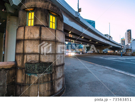 日本の東京都市景観 常盤橋などを望む(奥は大手町方向) 日本の東京都市景観 常盤橋などを望む(奥は大手町方向) 73563851