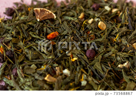 Pile of green leaves Sencha tea 73568867
