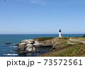 灯台のある風景　横位置 73572561