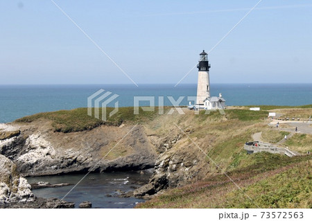light house　灯台のある丘 73572563
