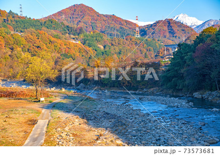 矢瀬橋より利根川上流 谷川岳方面 早朝の風景 秋の景色 矢瀬橋より利根川上流 谷川岳方面 早朝の風景 秋の景色 73573681