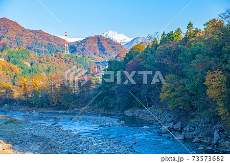 矢瀬橋より利根川上流 谷川岳方面 早朝の風景 秋の景色 矢瀬橋より利根川上流 谷川岳方面 早朝の風景 秋の景色 73573682