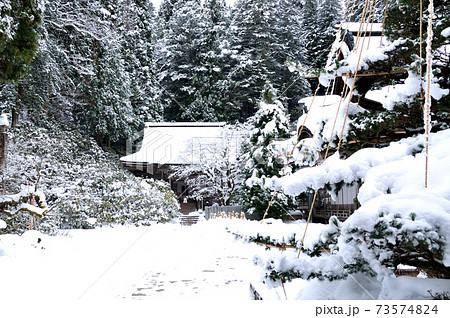 金剛三昧院の多宝塔雪景色 金剛三昧院の多宝塔雪景色 73574824