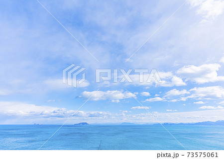 京都　丹後半島　冬の海岸風景　　　 73575061