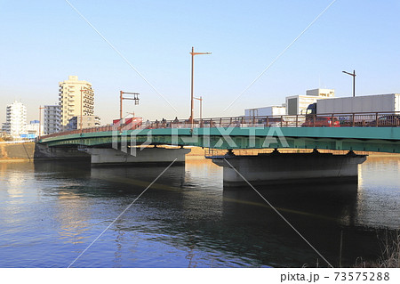 中川にかかる中川大橋（東京都葛飾区青戸と新宿間） 73575288