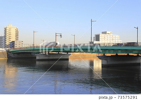 中川にかかる中川大橋(東京都葛飾区青戸と新宿間) 中川にかかる中川大橋(東京都葛飾区青戸と新宿間) 73575291