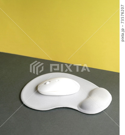Wireless mouse and mouse pad with wrist rest. 73576207