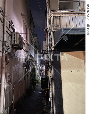 浅草の路地裏の風景 (東京都台東区浅草) 浅草の路地裏の風景 (東京都台東区浅草) 73576456