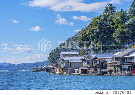 京都　伊根の舟屋（冬）　　　 73576482