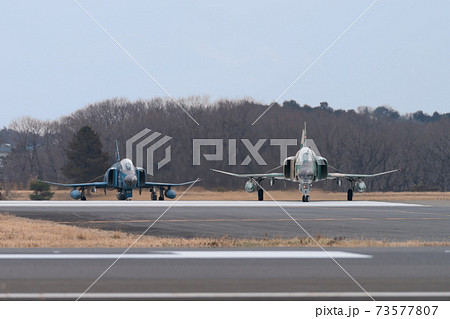 航空自衛隊RF-4EファントムⅡ滑走路進入 73577807