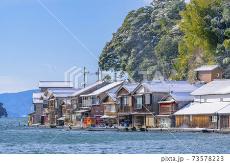 京都　伊根湾風景（冬）　 73578223