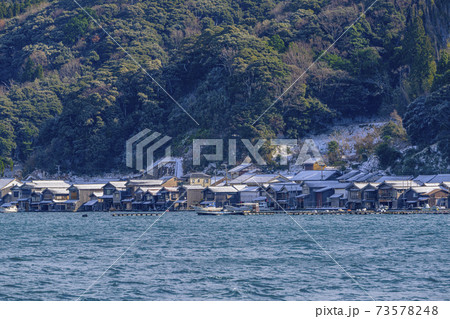 京都　伊根湾風景（冬）　 73578248
