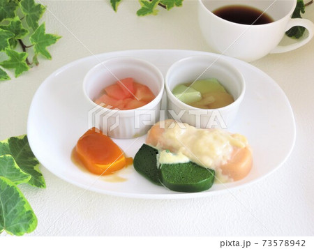 おいしそうで食べやすいムースの介護食 おいしそうで食べやすいムースの介護食 73578942