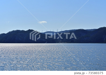 猪苗代湖遊覧船からの会津若松ウィンドファーム 73580375
