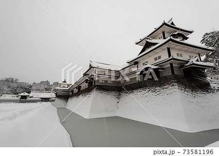 雪景色の金沢城 雪景色の金沢城 73581196