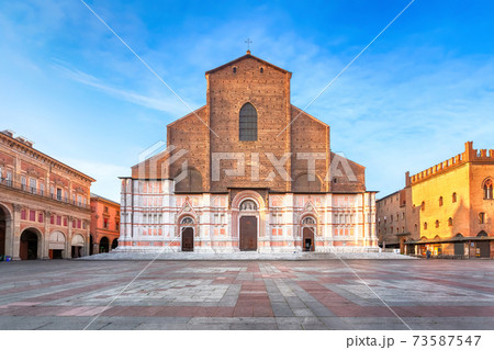 Bologna, Italy. View of Basilica di San Petronio Bologna, Italy. View of Basilica di San Petronio 73587547