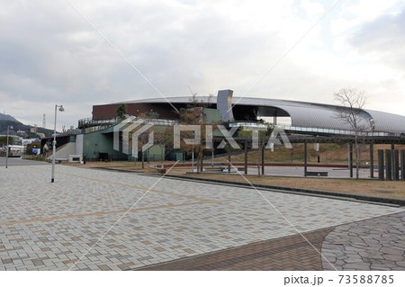 朝の下関市水族館「海響館」 73588785